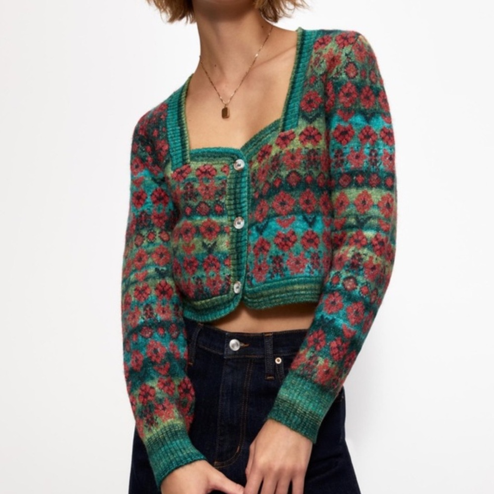 NWOT Zara floral jacquard knit cropped long sleeve button cardigan